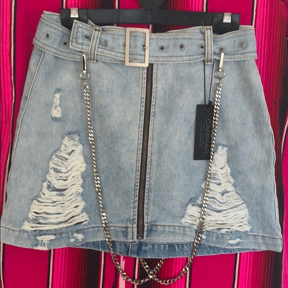 CARMAR denim skirt with belt and chain detail - Picture 2 of 6